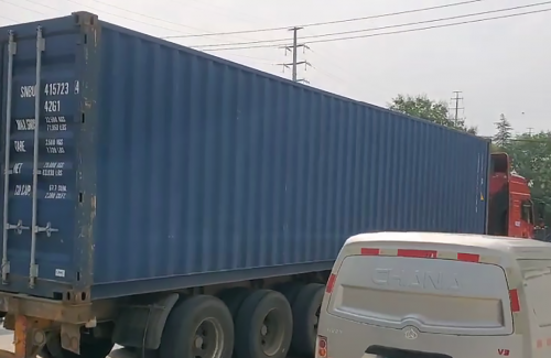 發(fā)往東南亞的柴油機(jī)專柜出發(fā)了！